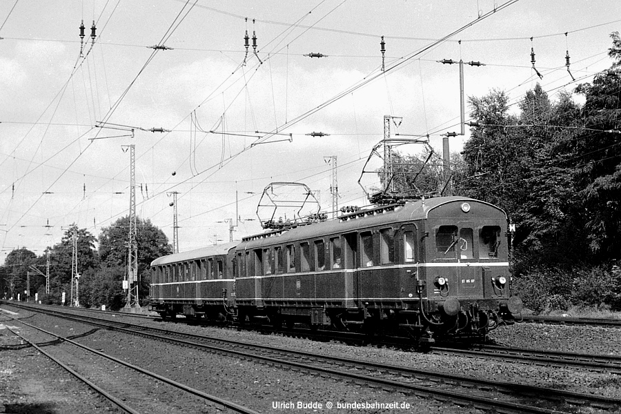 http://www.bundesbahnzeit.de/dso/Bochum 85, Jub Zuege/b18-ET85_07.jpg